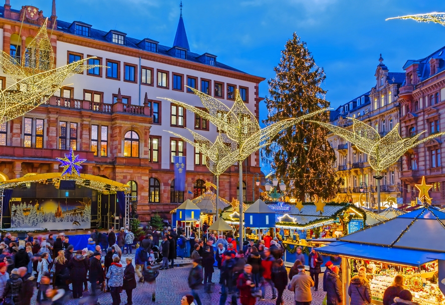 Freuen Sie sich auf den herrlichen Weihnachtsmarkt in Wiesbaden.